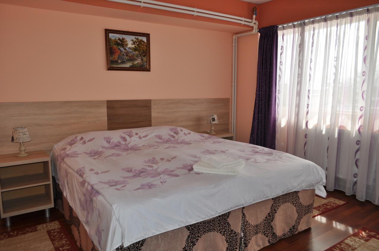 Casa Paul Hotel Galati  Ngoại thất bức ảnh