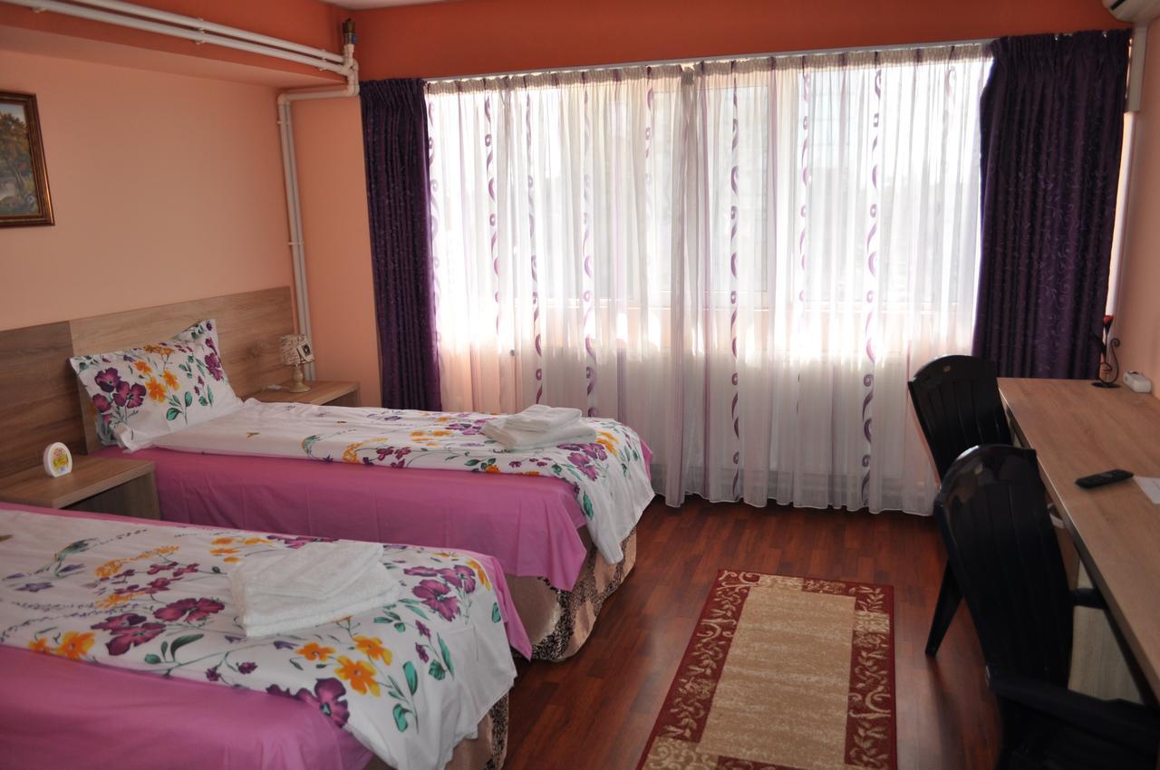 Casa Paul Hotel Galati  Ngoại thất bức ảnh