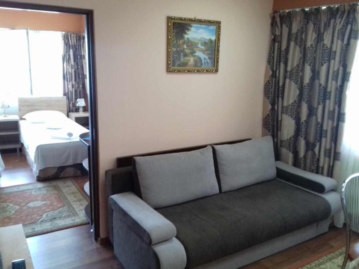 Casa Paul Hotel Galati  Ngoại thất bức ảnh