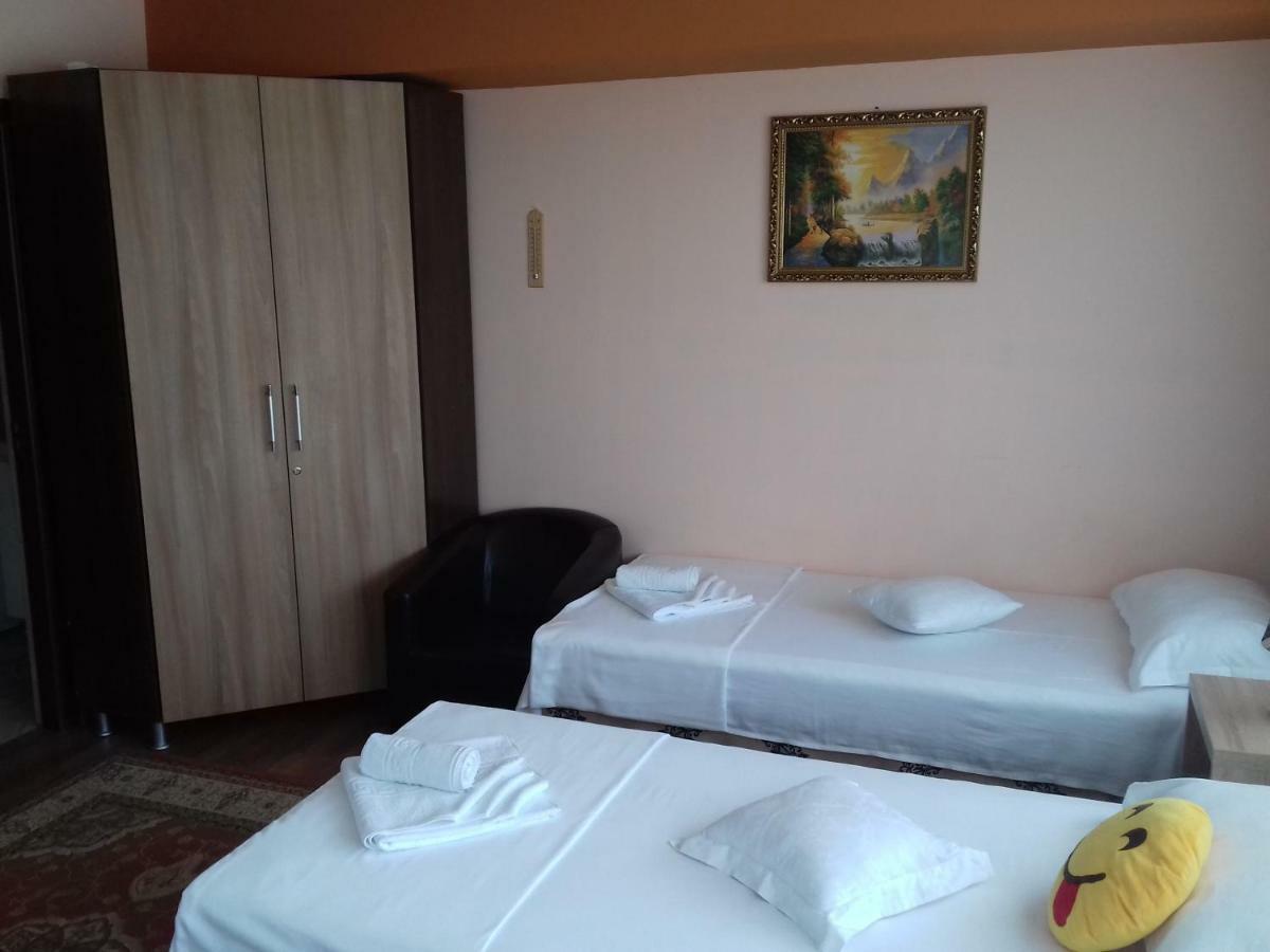 Casa Paul Hotel Galati  Ngoại thất bức ảnh