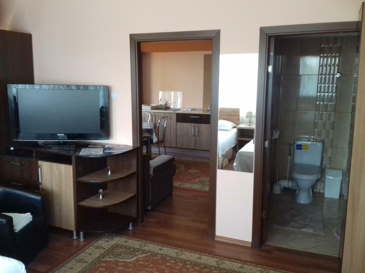 Casa Paul Hotel Galati  Ngoại thất bức ảnh