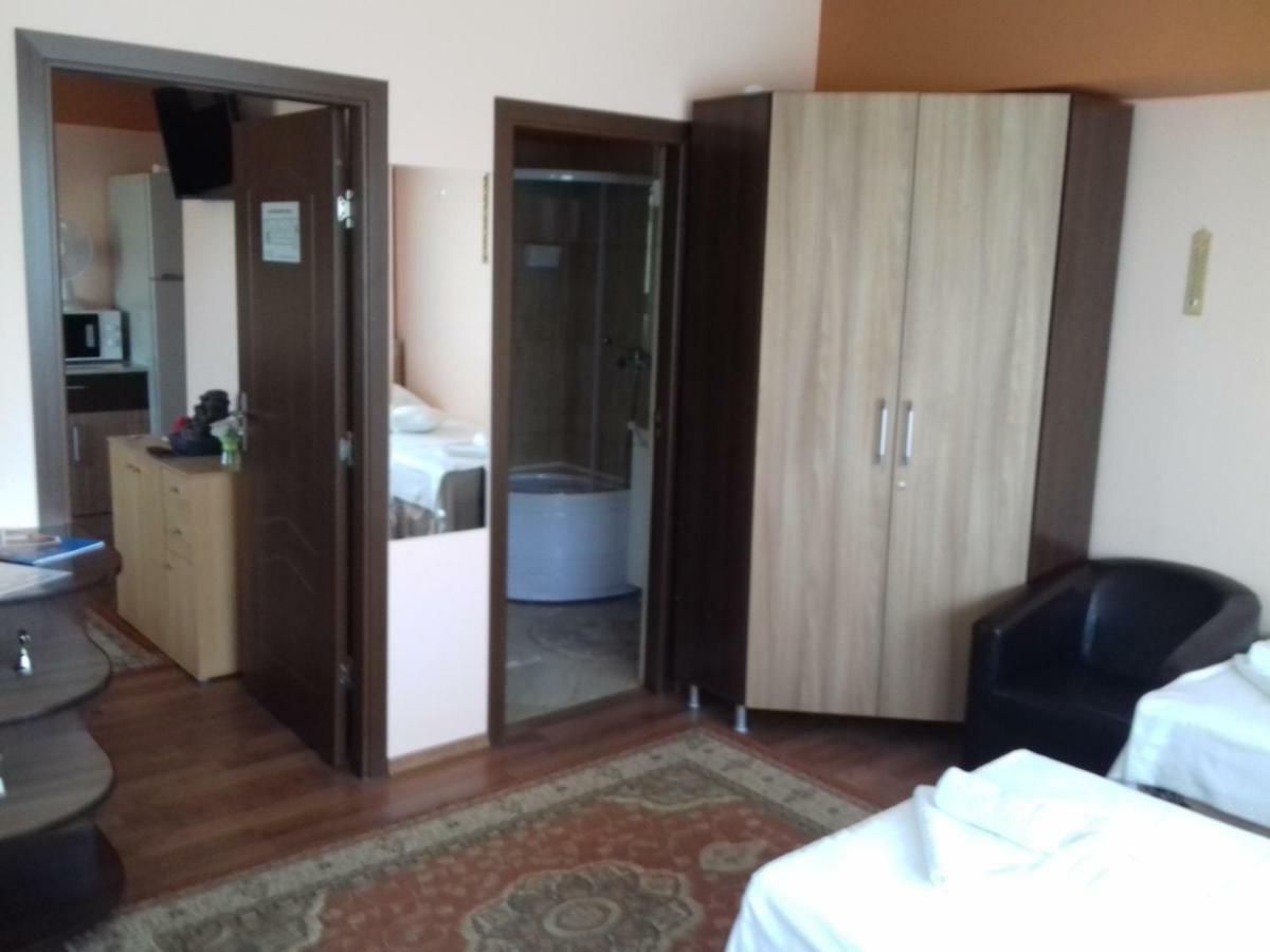 Casa Paul Hotel Galati  Ngoại thất bức ảnh